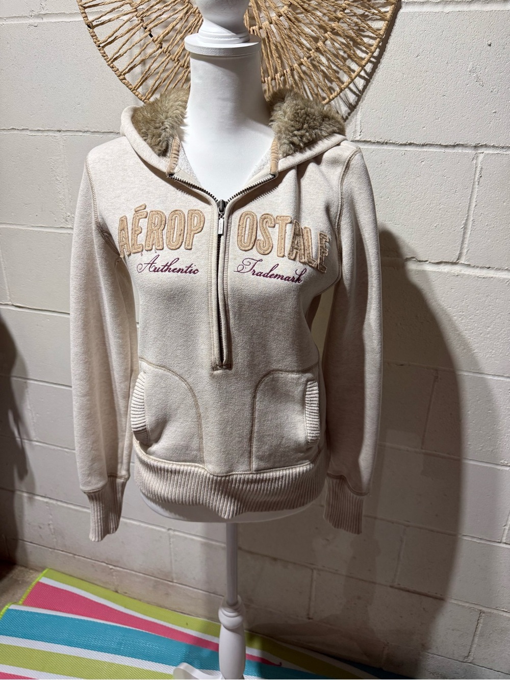 Aéropostale Cream Half-Zip Hoodie with Faux Fur Trim Y2K